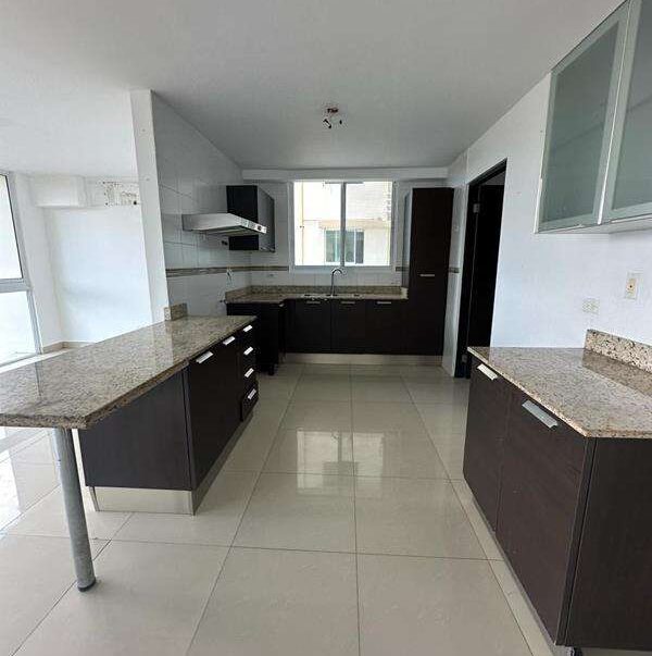 Se vende apartamento en Albrook,